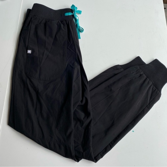 Figs  Fionlite material Joggers Size Small (Color Black) - Picture 13 of 14